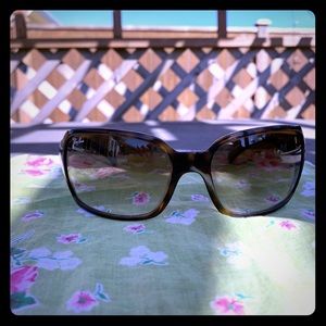 Women’s Ray-Ban sunglasses